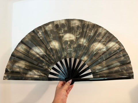 Black Skulls (Large Fan)